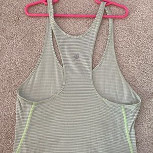 Lululemon tank